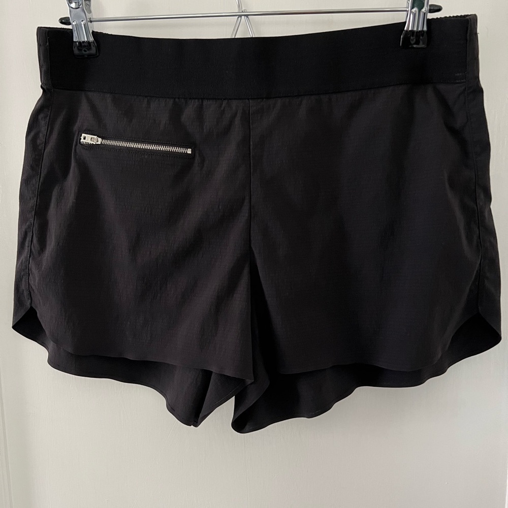 Athleta Mod Trekkie Shorts, like new!